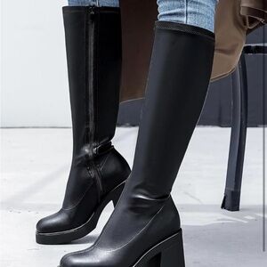 Black Women's Knee-High Boots